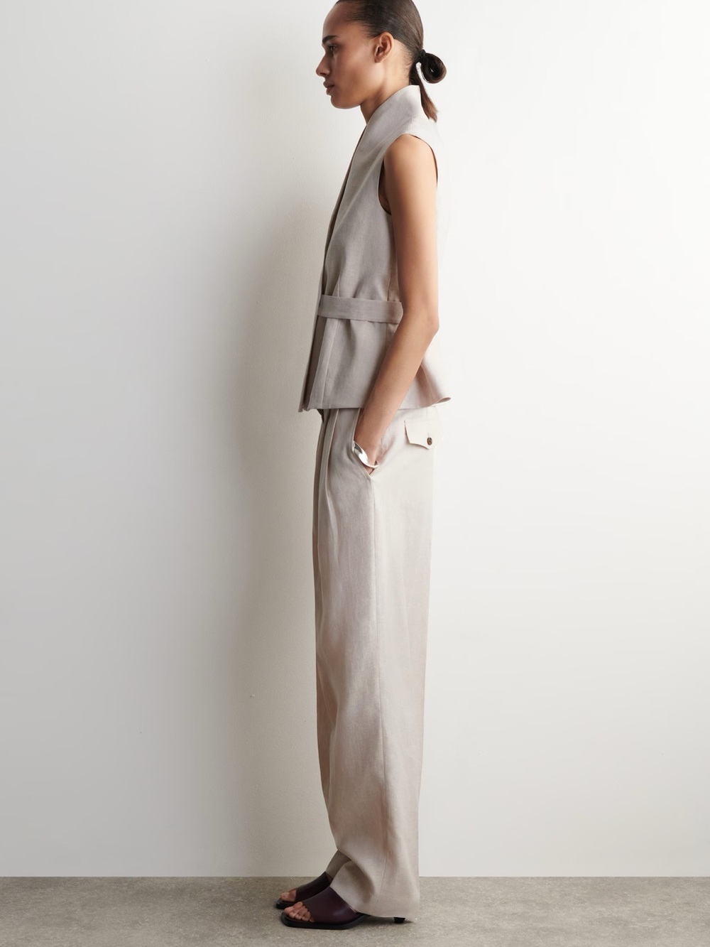 NWT COS SHAWL-COLLAR BELTED LINEN-BLEND VEST - Picture 4 of 12